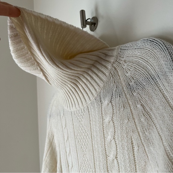 Uniqlo White Cream Cableknit Wool Blend Short Sleeve Turtleneck Sweater - Picture 4 of 9